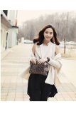 Ví cầm tay kim sa (Đen)