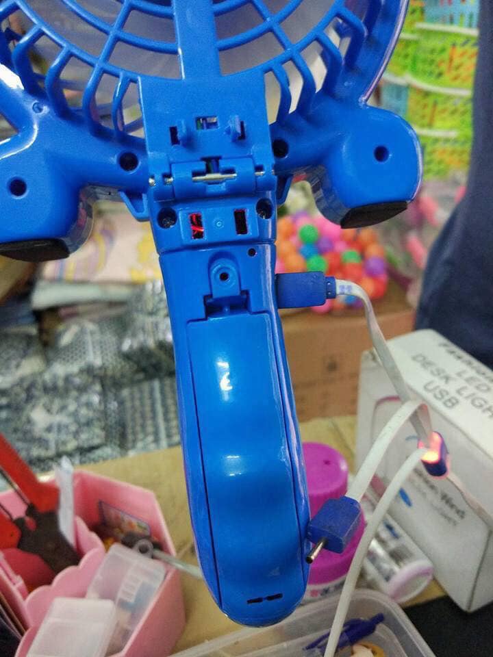 Quạt Tích Điện Doremon 2 Cấp Độ Mini Cầm Tay