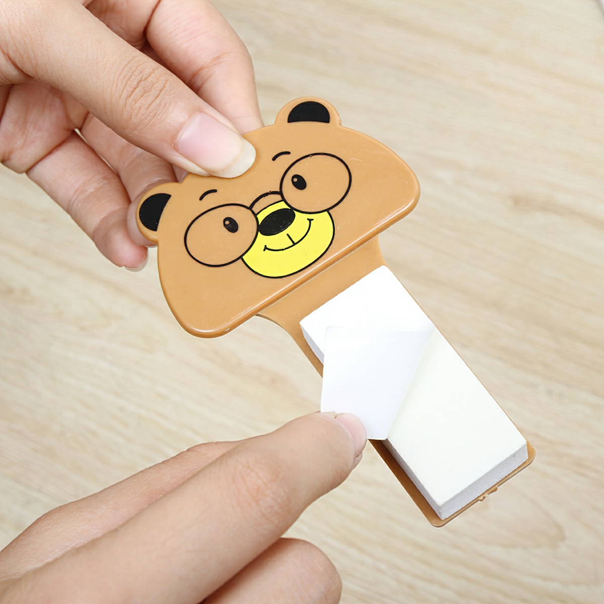 Smart and convenient anti-bacterial toilet lid lifter