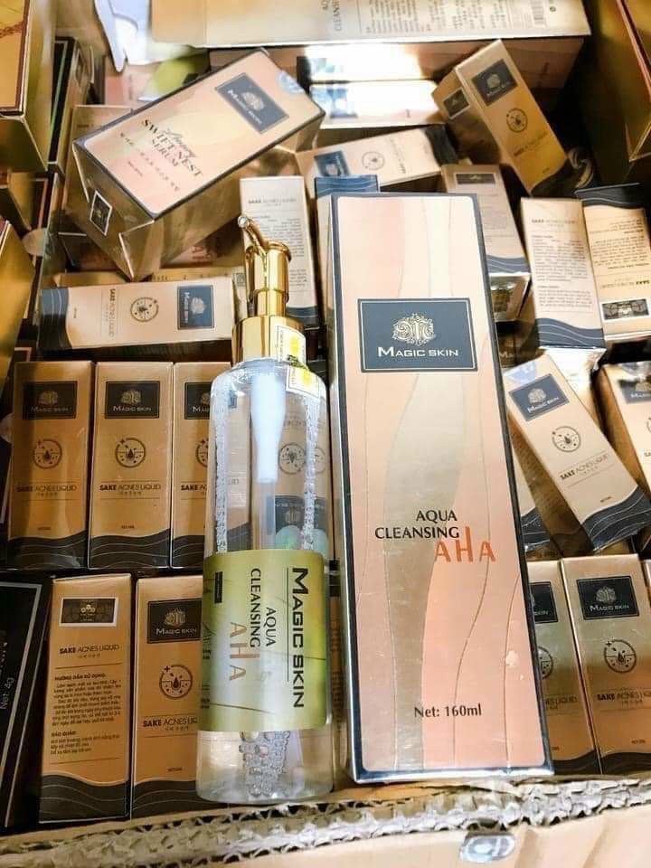 Nước tẩy trang Magic Skin Aqua Cleansing AHA