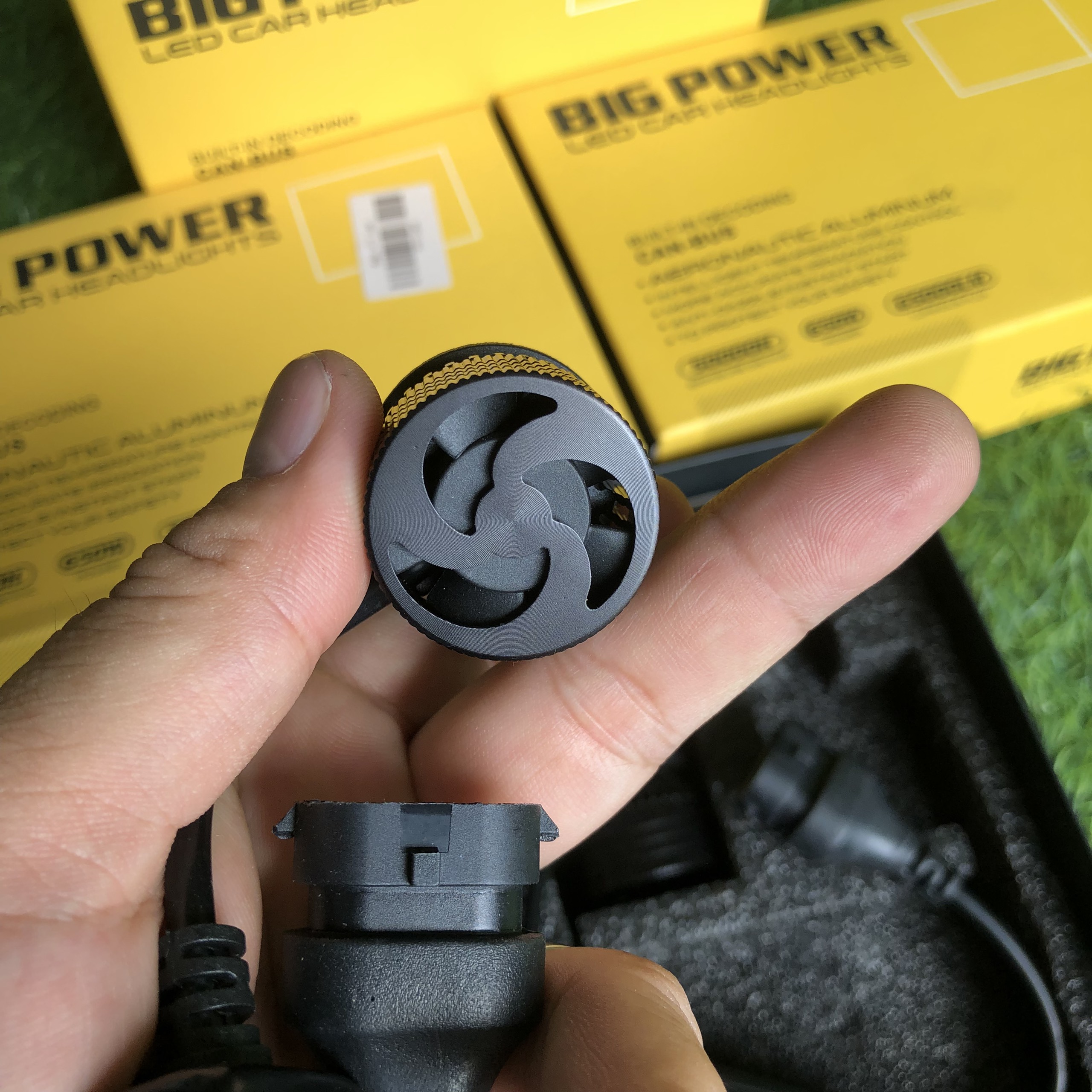 CẶP BÓNG ĐÈN GẦM LED CHÂN H11