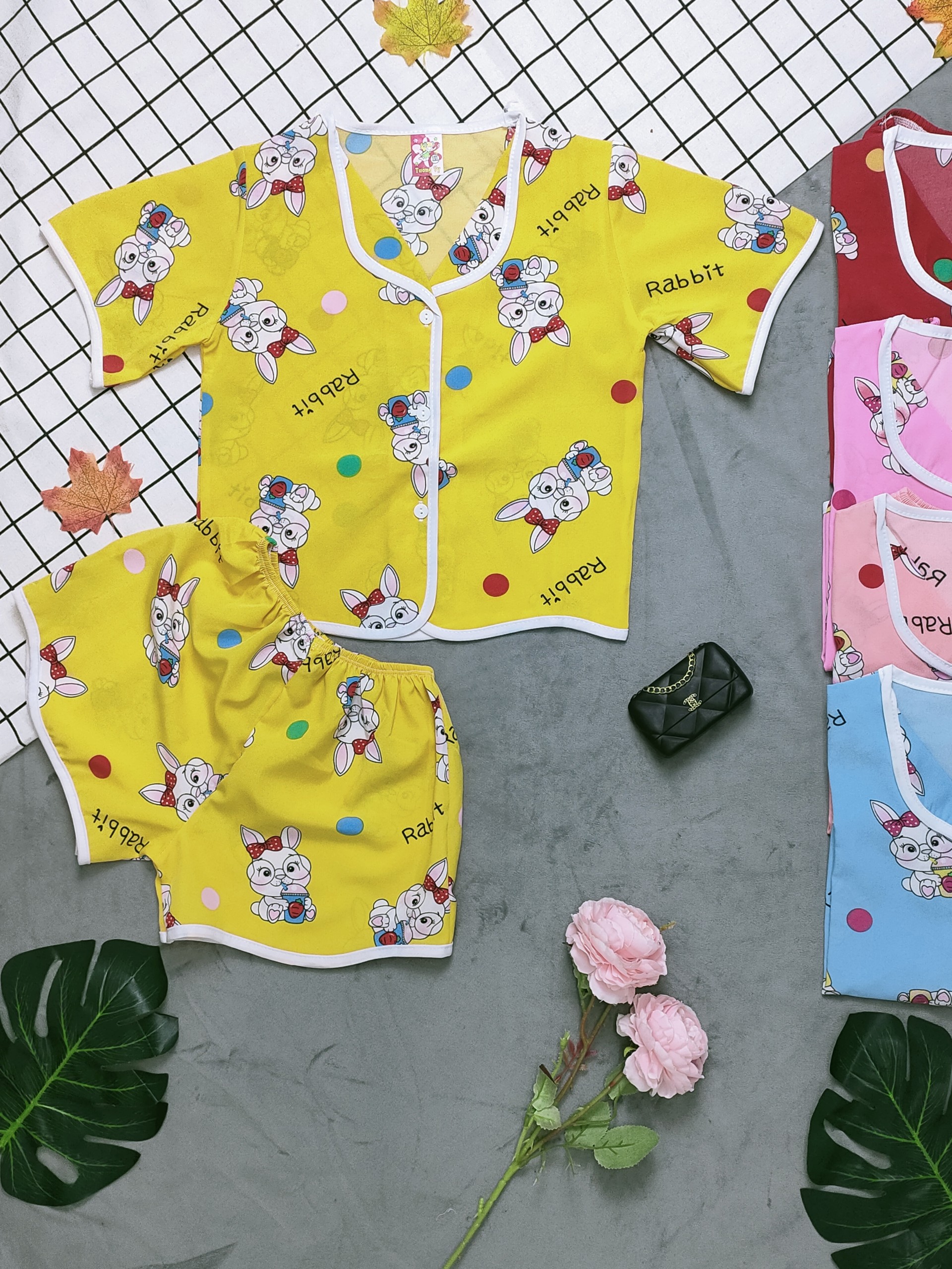 ( 4 bộ 4 màu 4 họa tiết khác nhau) Combo 4 Bộ Lụa Tay ngắn Bé Gái