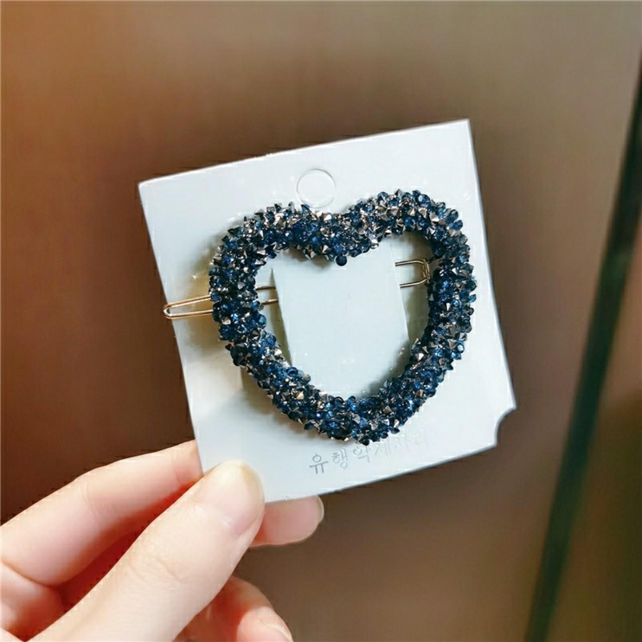 Kẹp tim đính đá lấp lánh