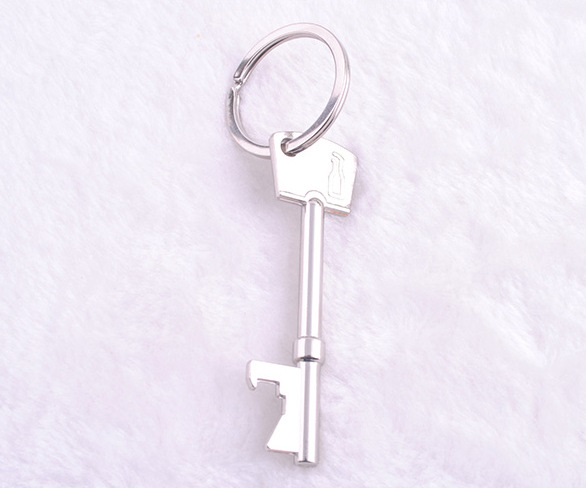 1 CÁI. MÓC KHÓA NHỎ CÓ CHỨC NĂNG KHUI NẮP CHAI TIỆN ÍCH. TH329.906