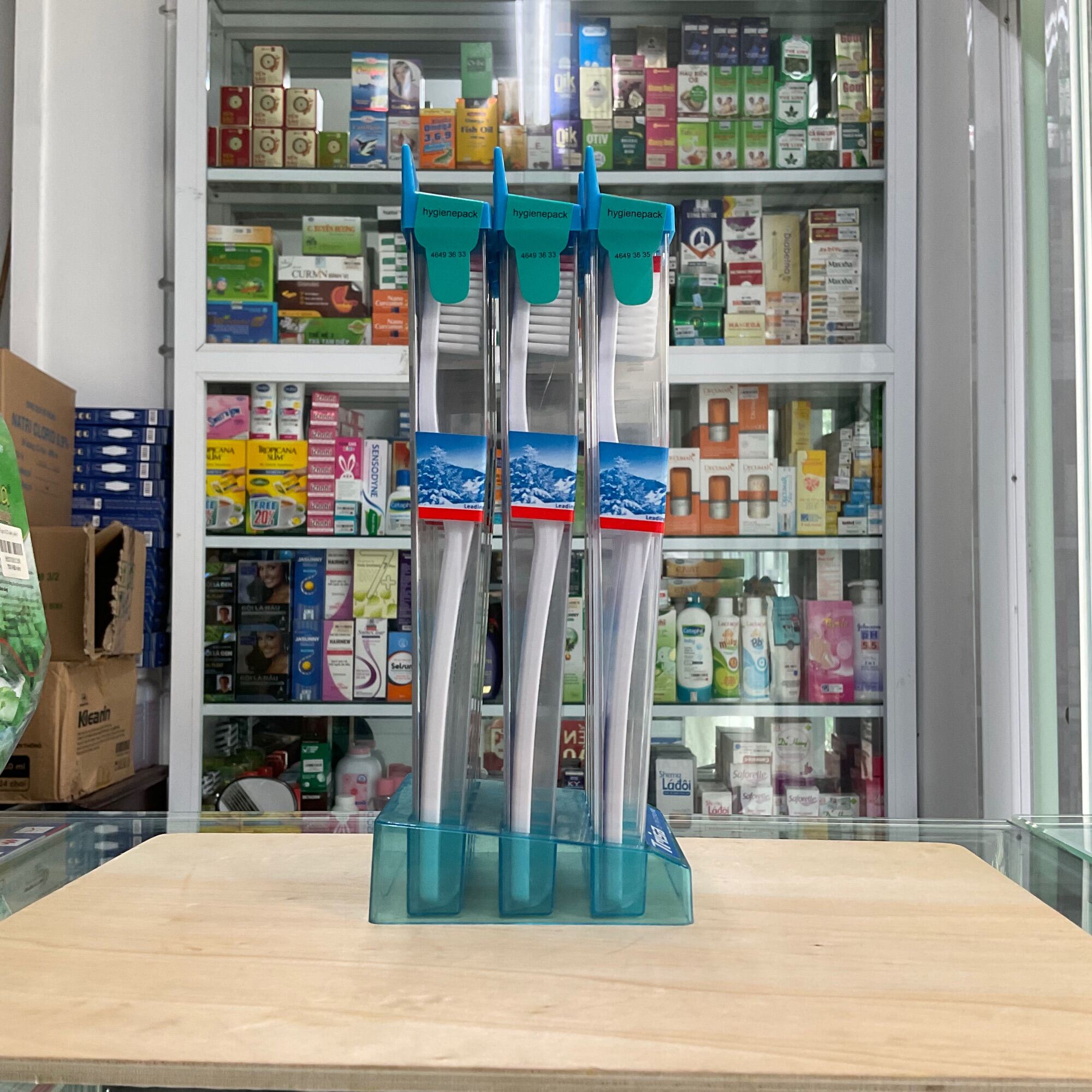 Trisa Fresh - Bàn chải đánh răng Thuỵ sĩ