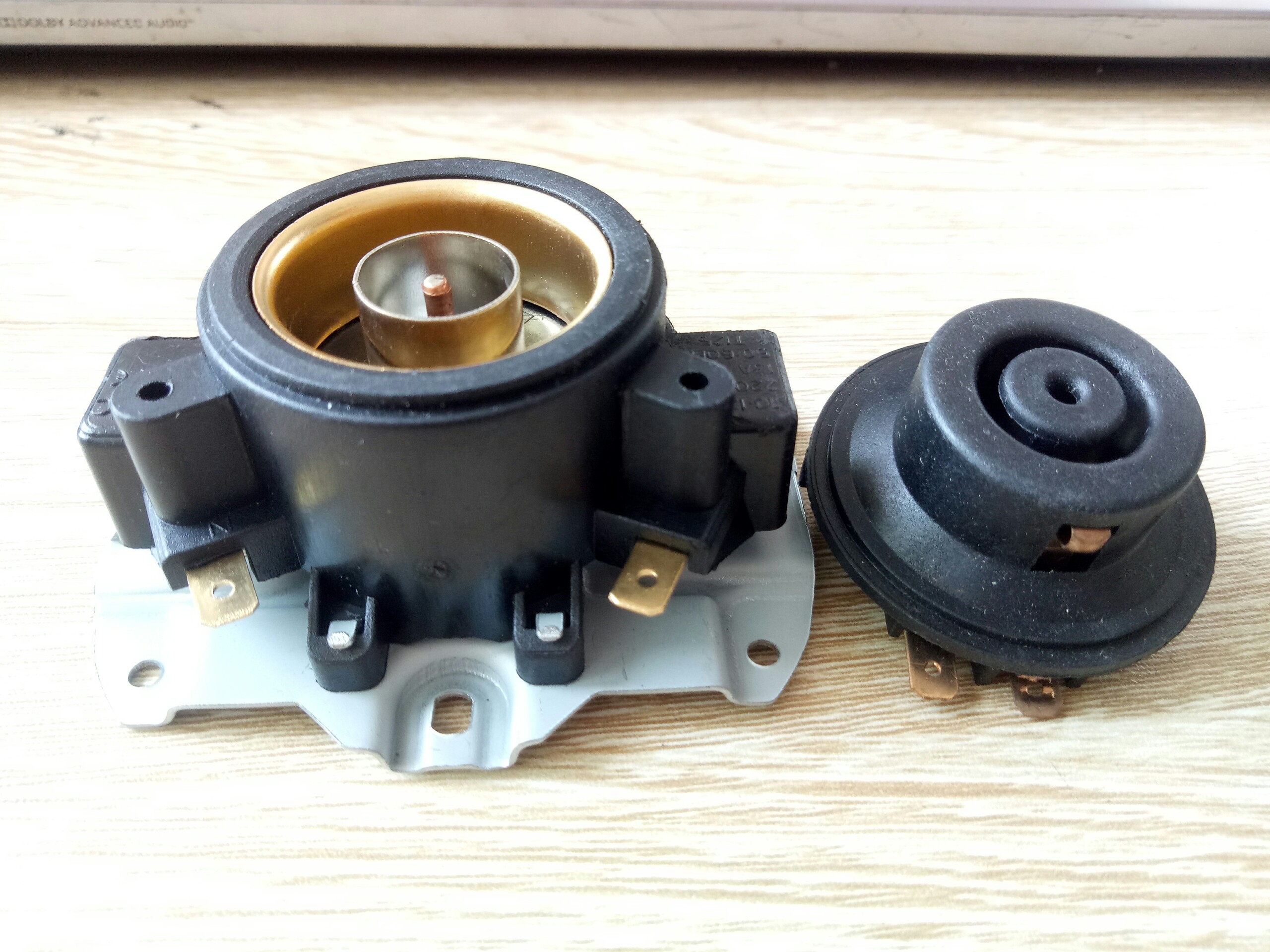 Rơ le đế ấm siêu tốc Lock&lock EJK341