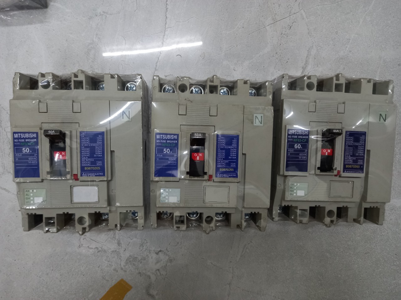 APTOMAT 3 PHA 4 CỰC NHẬT BẢN 75A 200A 225A XỊN