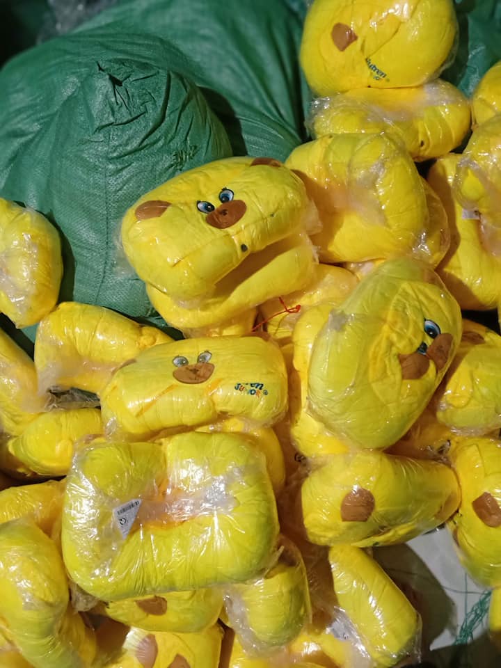 Gối kê cổ kèm nón quà Nutren