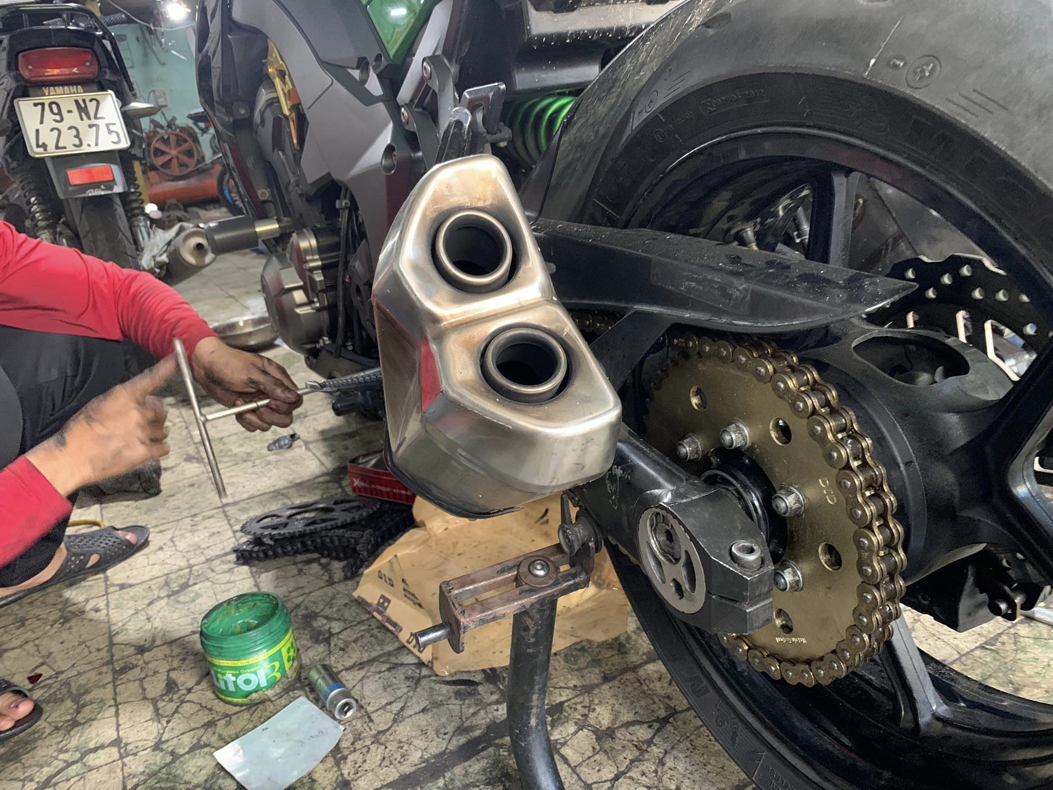 Kawasaki Z1000  ( Nhông Xích Đĩa )