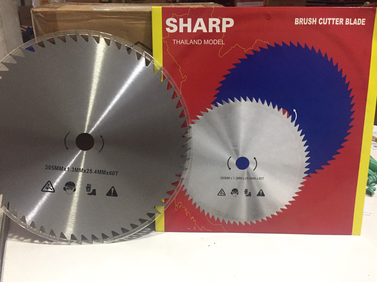 Lưỡi phát cỏ tròn Sharp Ø 305mm, 60 răng xuất xứ Thái Lan