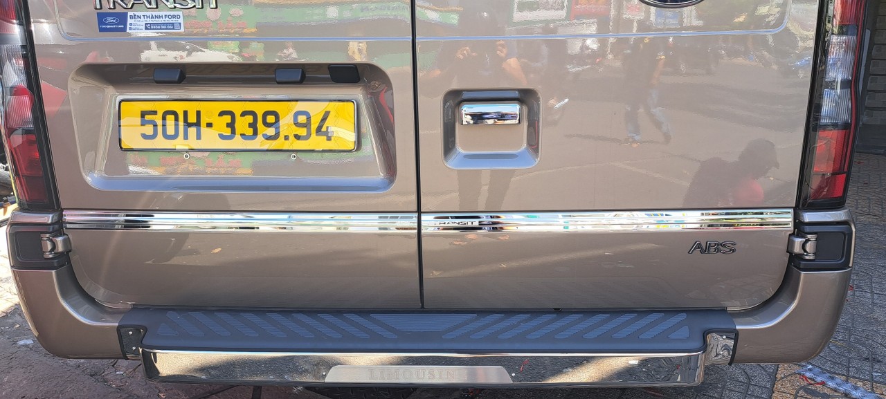 Chỉ INOX viền cửa sau FORD Transit