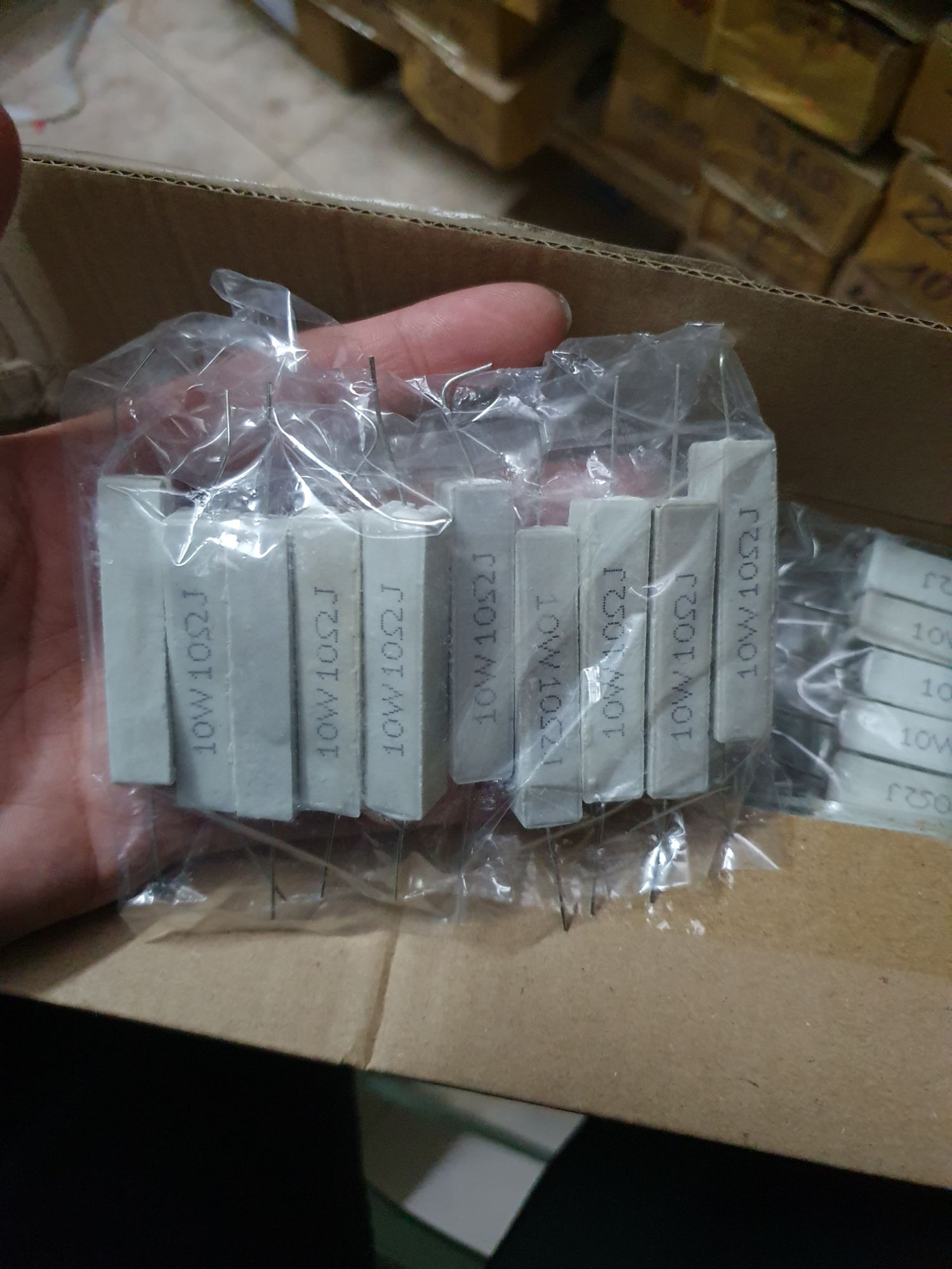 10 con trở sứ 10 ôm 10w
