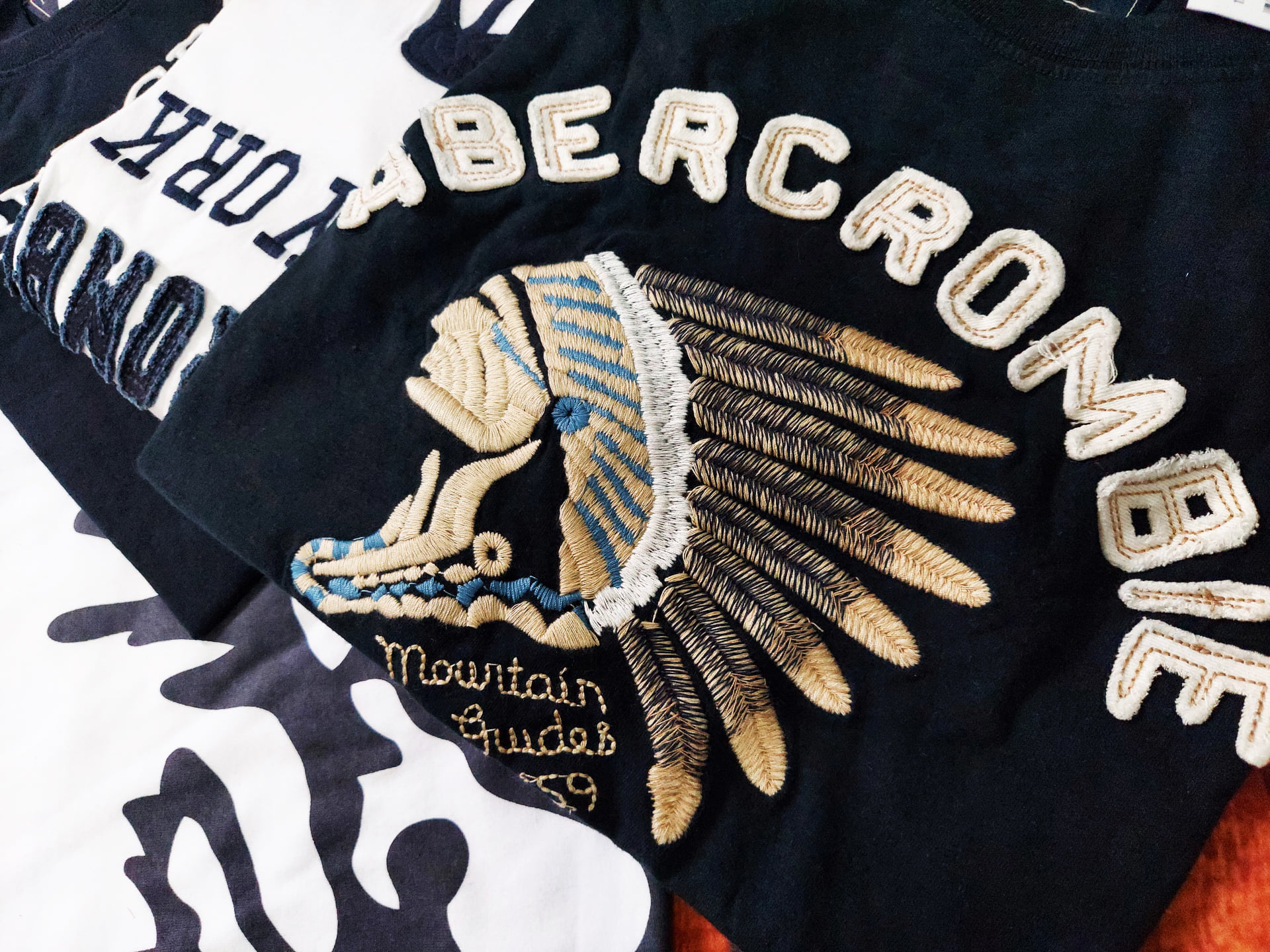 Áo thun thổ dân Abercrombie