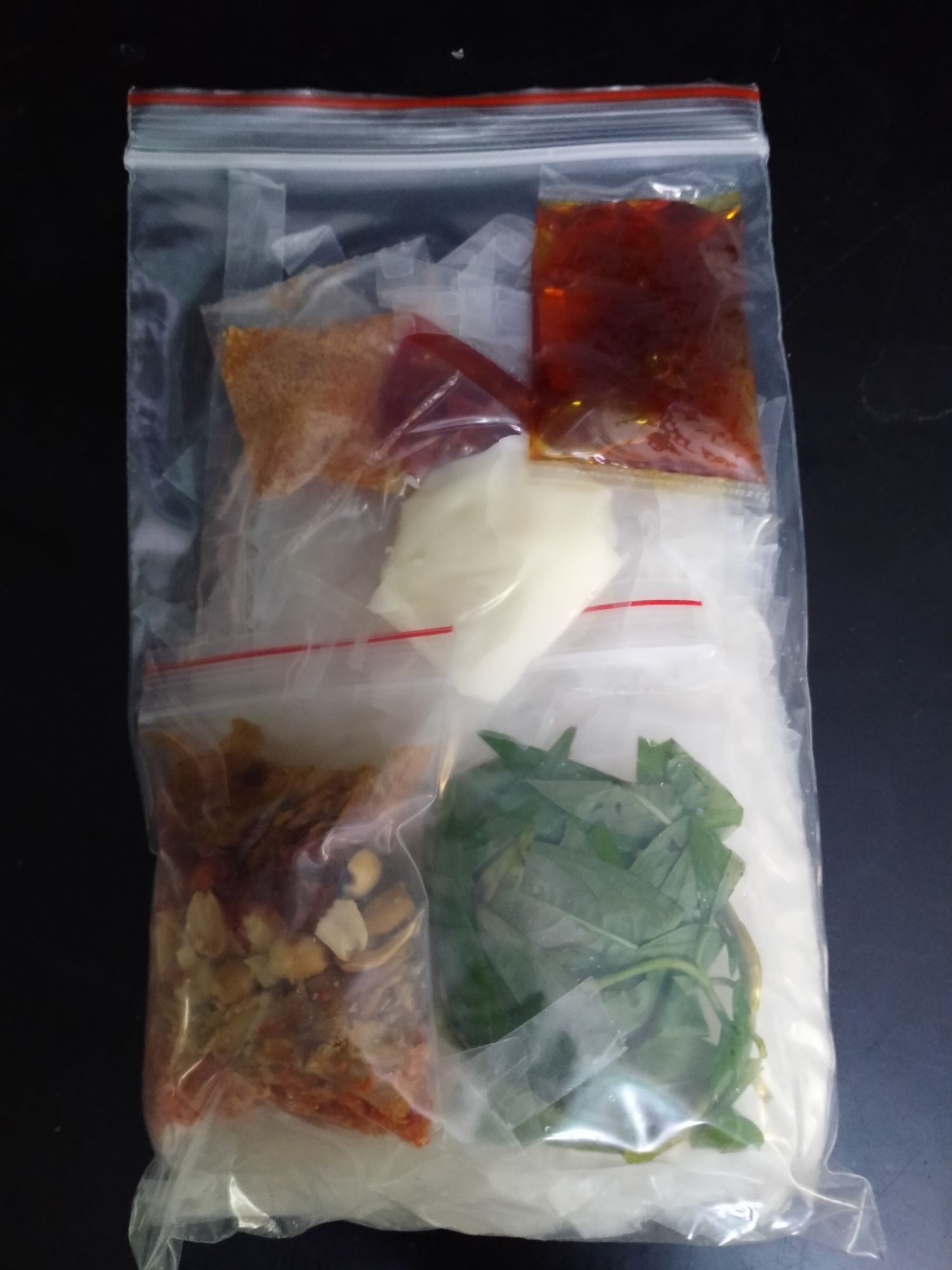 1 bịch bánh tráng trộn bơ