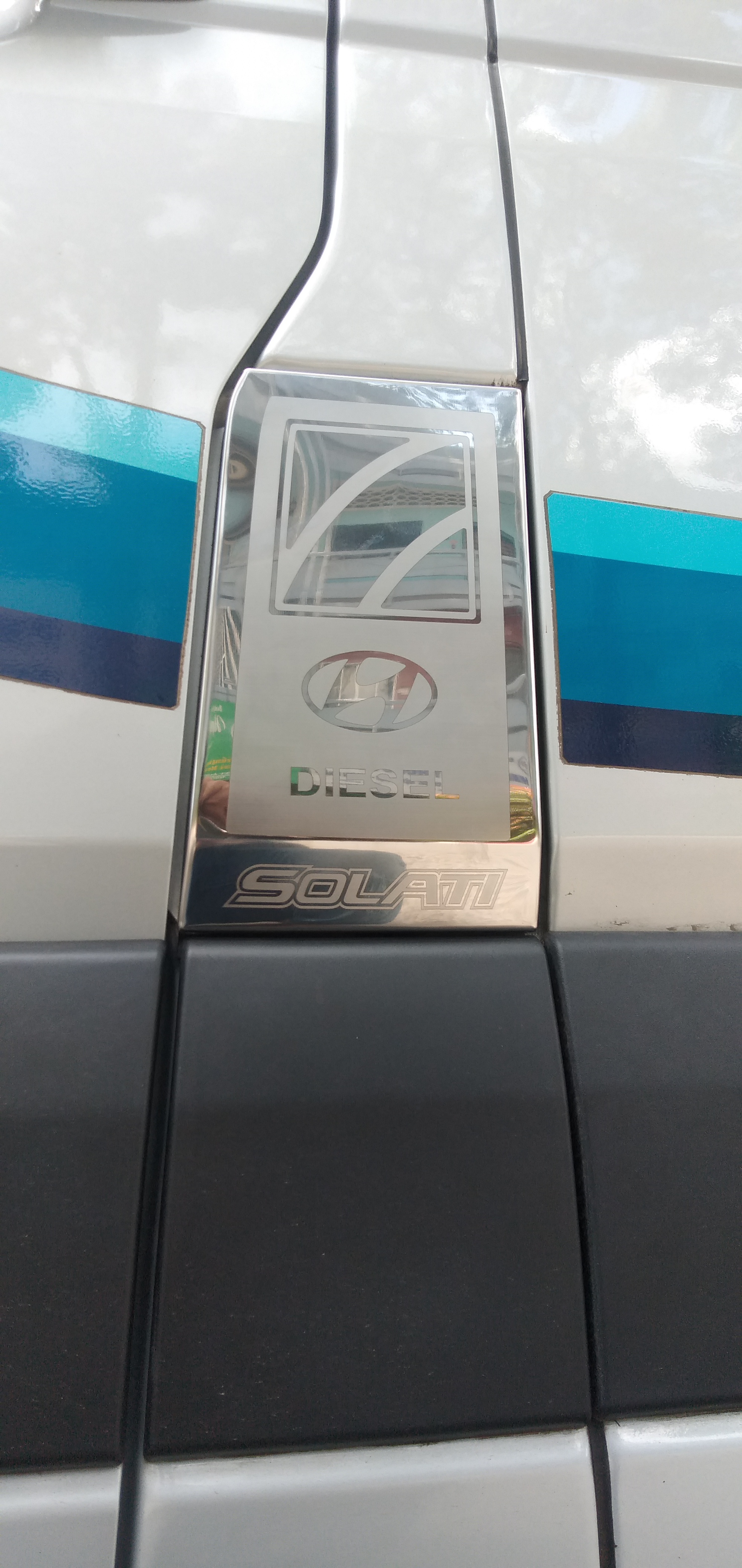 Ốp INOX nắp bình xăng HYUNDAI Solati