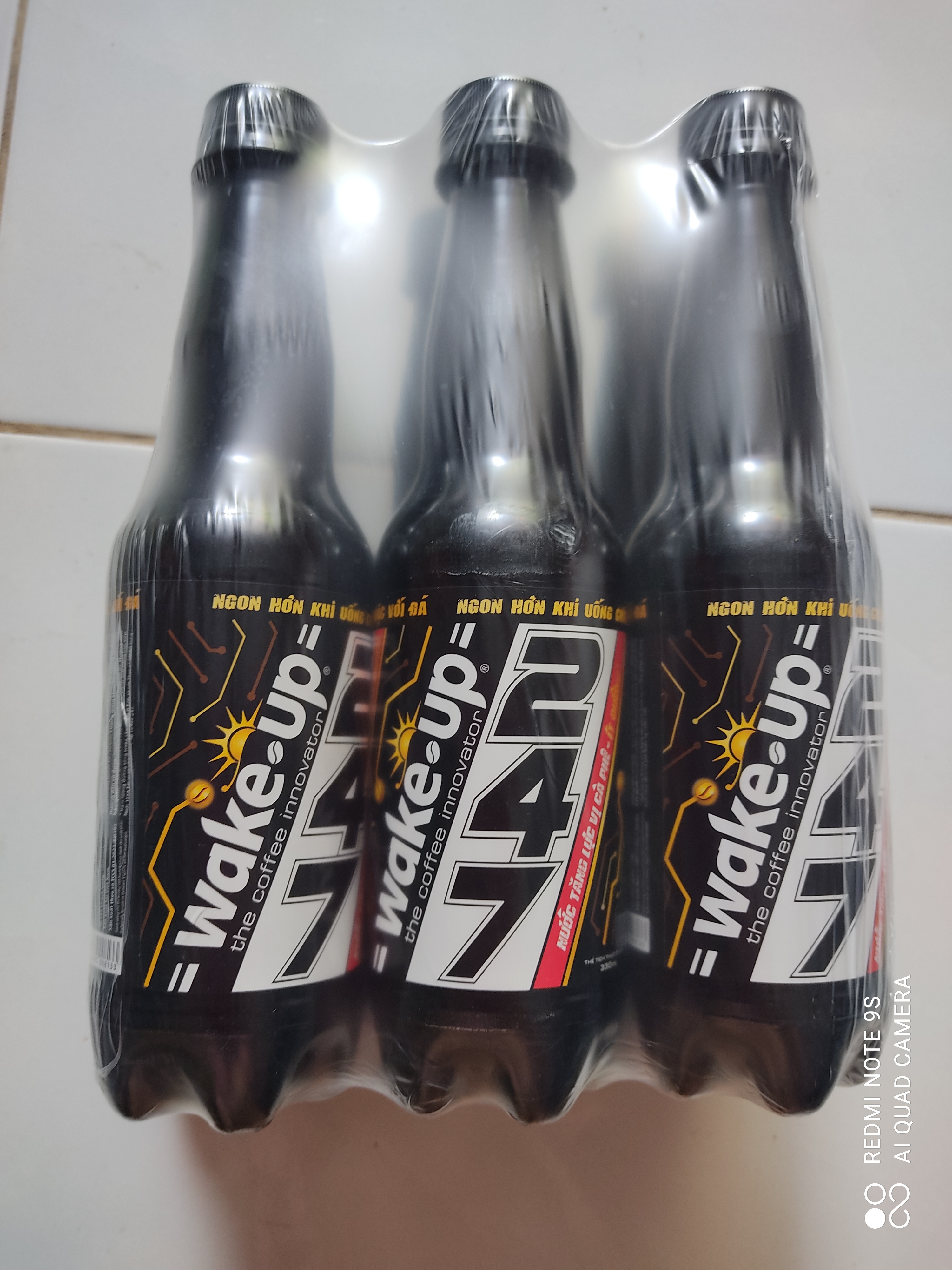 Lốc 6 chai nước tăng lực Wake up 247 - ( 6 chai x 330ml )