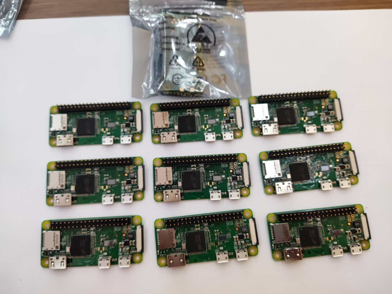 (Hàng Demo không kết nối được wifi) Bản mạch Pi Zero Wh 1Ghz Cpu 512Mb cũ (đã hàn sẵn chân)