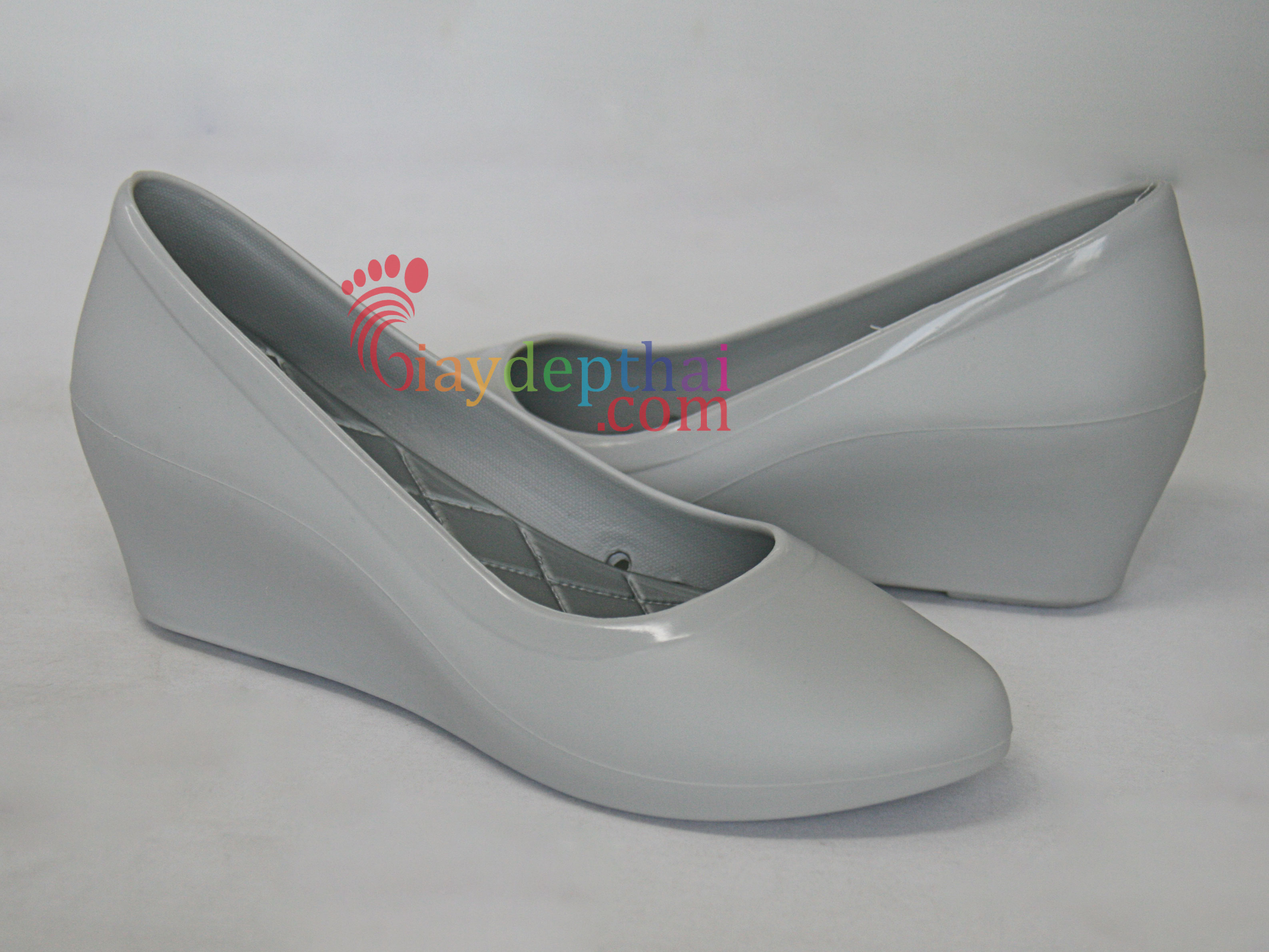 Thai Plastic Shoes Monobo Berry