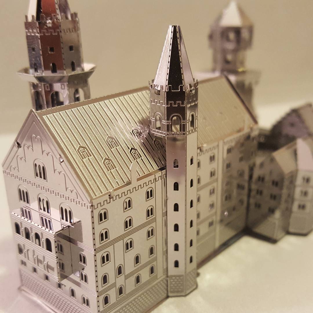 Mô Hình 3D Kim Loại Lắp Ráp Lâu Đài Neuschwanstein Đức [Chưa Lắp]