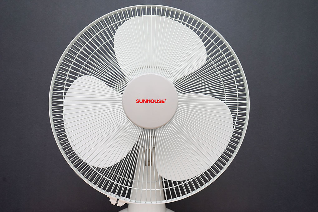 Quạt sạc điện Sunhouse SH722 (Hàng trưng bày 97%)