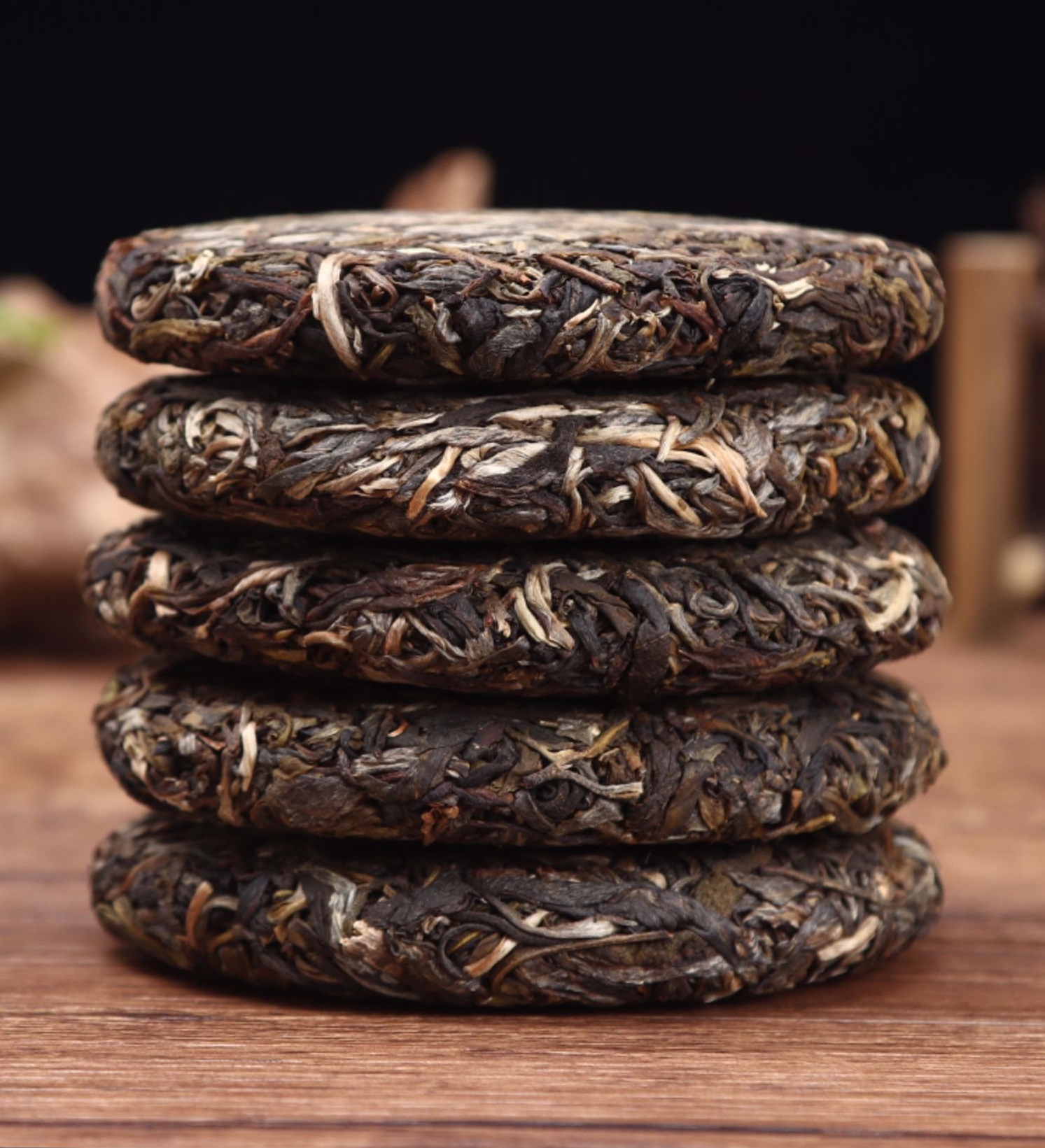 Trà Phổ Nhĩ Ban Chương Sống(Bánh 100g)