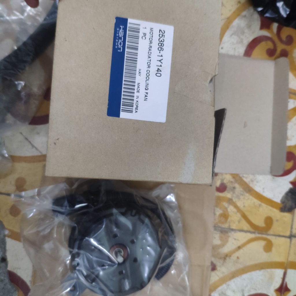 Mô tơ quạt két nước cho Kia Morning hàng Hanon hàn quốc 253861Y140