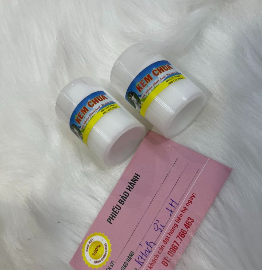Hai hộp Kem Chua trộn siêu trắng