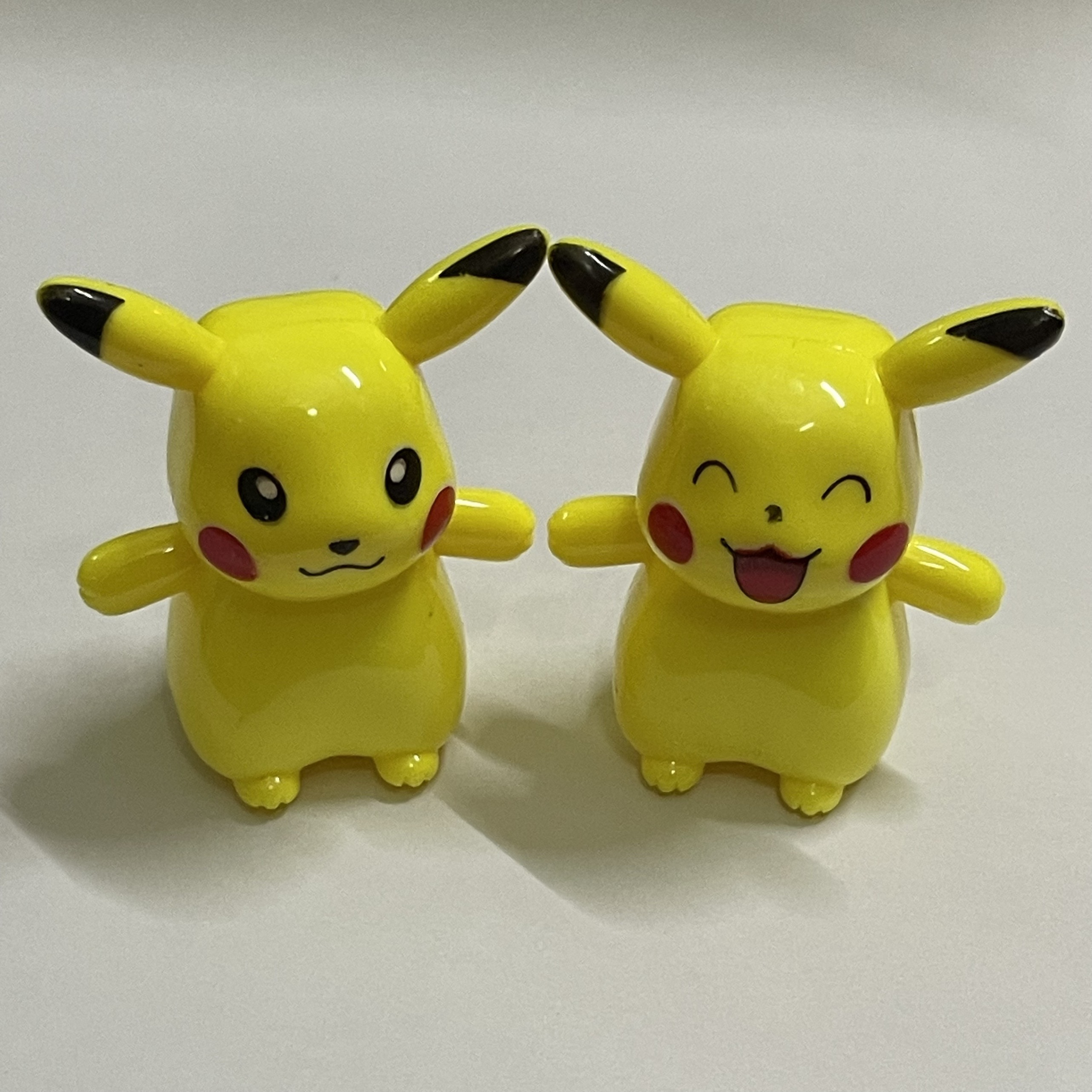 2 cái chuốt hoạt hình dễ thương cho bé