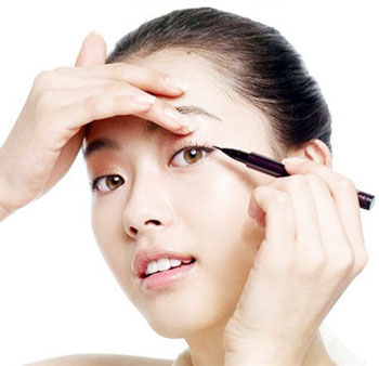 Kẻ Mắt Nước Maybelline Hyper Sharp Laser - Đen (0.5g)