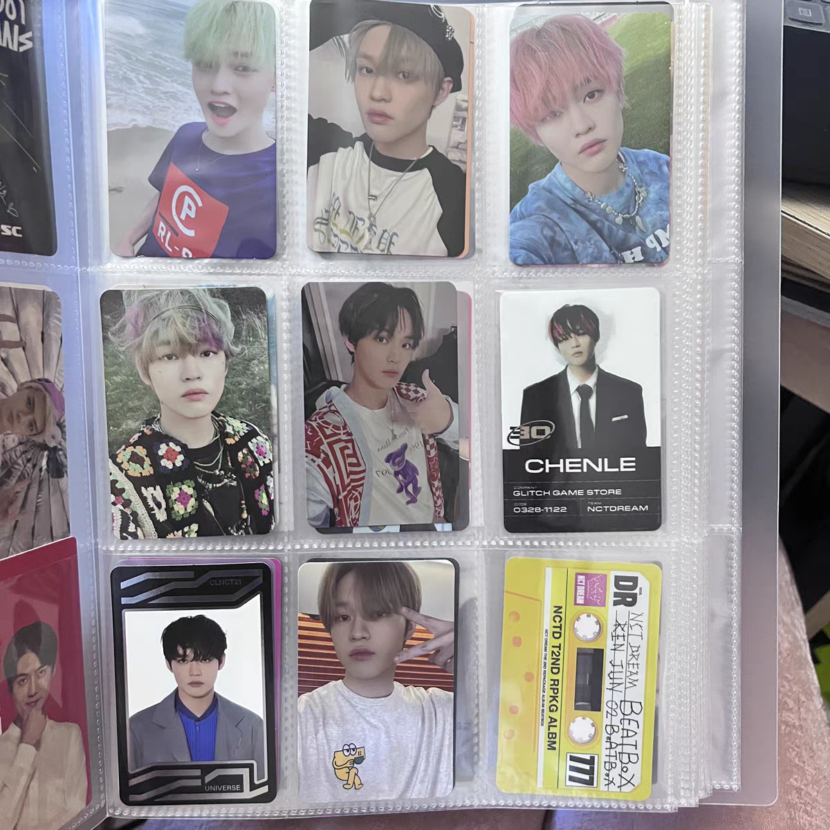 Binder A4 basic can store 216 cards