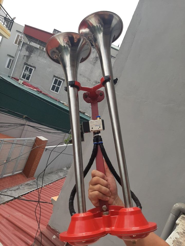 Còi hơi đế đỏ âm thanh uy lực