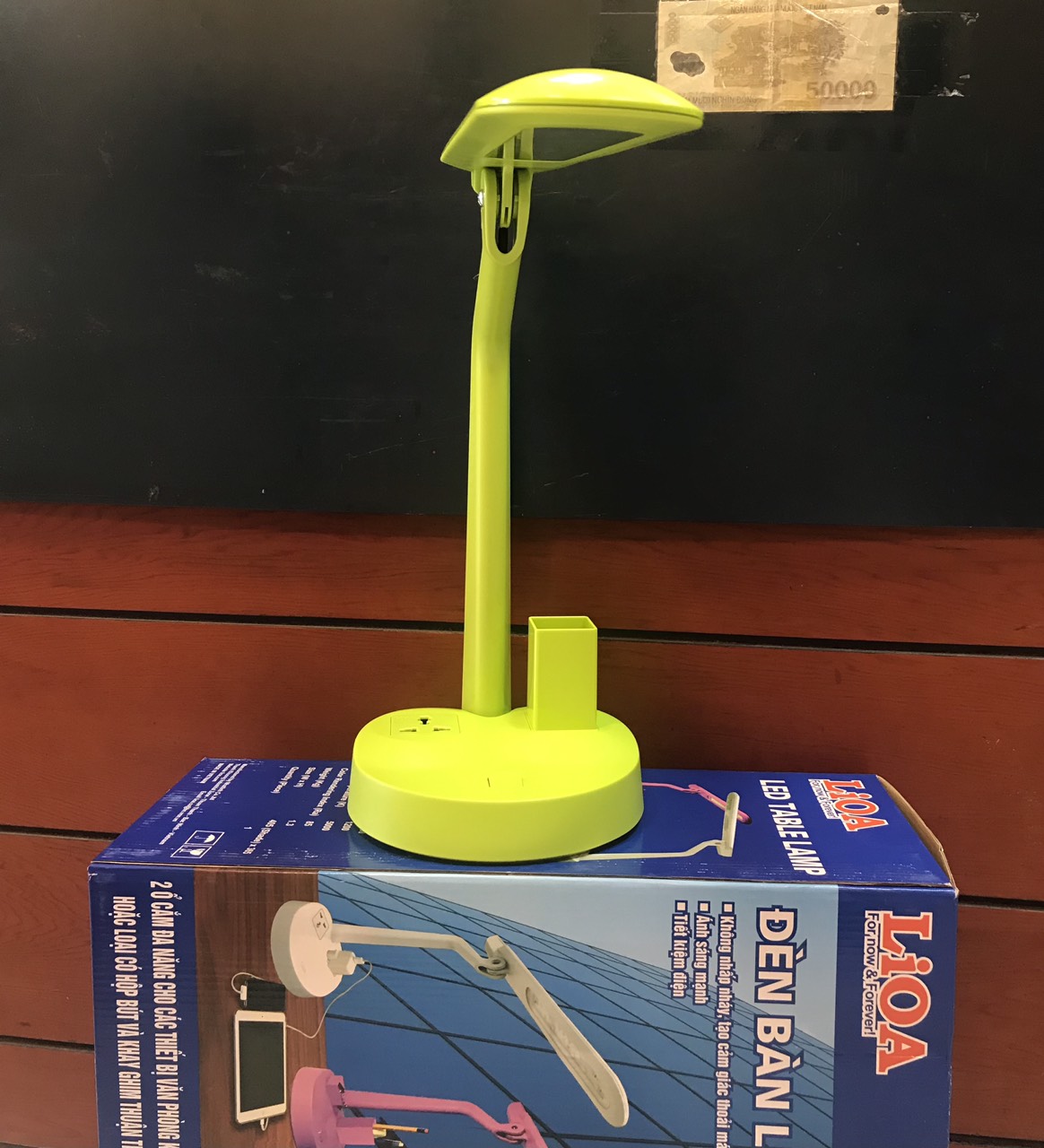 Đèn bàn led ngang Lioa