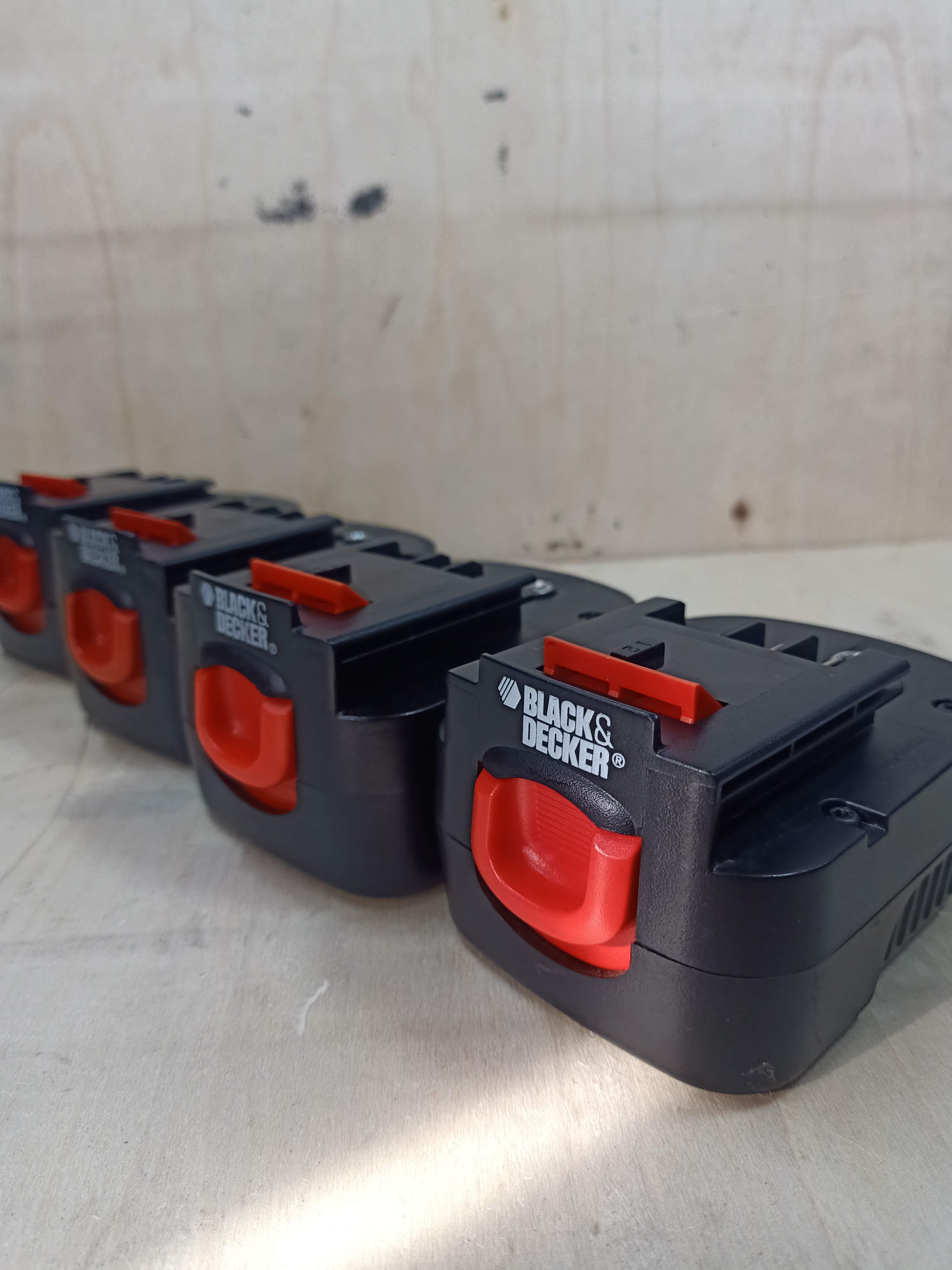 Pin Black & Decker 12v Hoàn Chỉnh Dùng Sạc Adapter