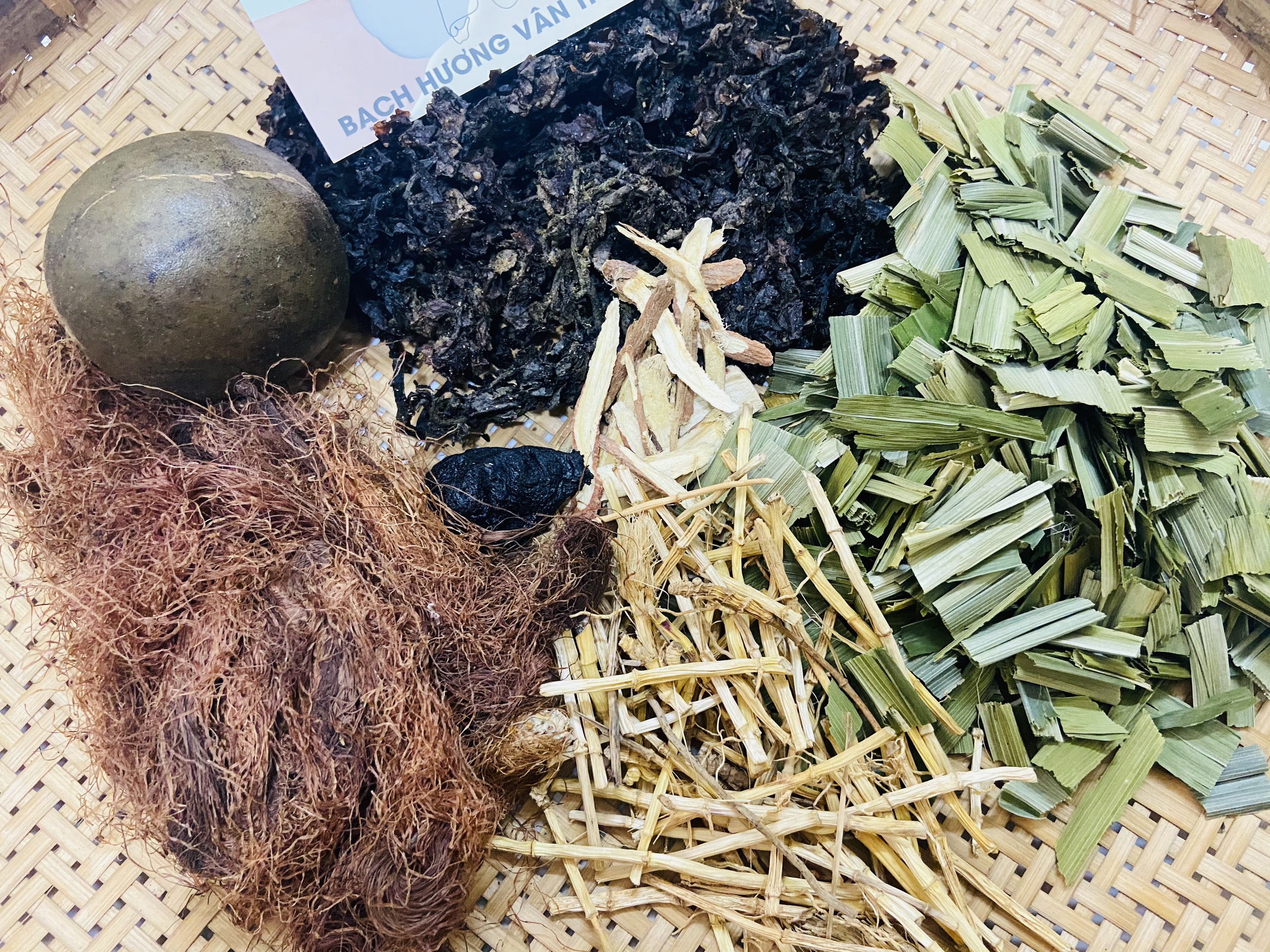 TRÀ THẢO MỘC SÂM BÍ ĐAO HẠT CHIA/SÂM RONG BIỂN( Tăng đề kháng, đẹp da,giải nhiệt, thanh lọc cơ thể)