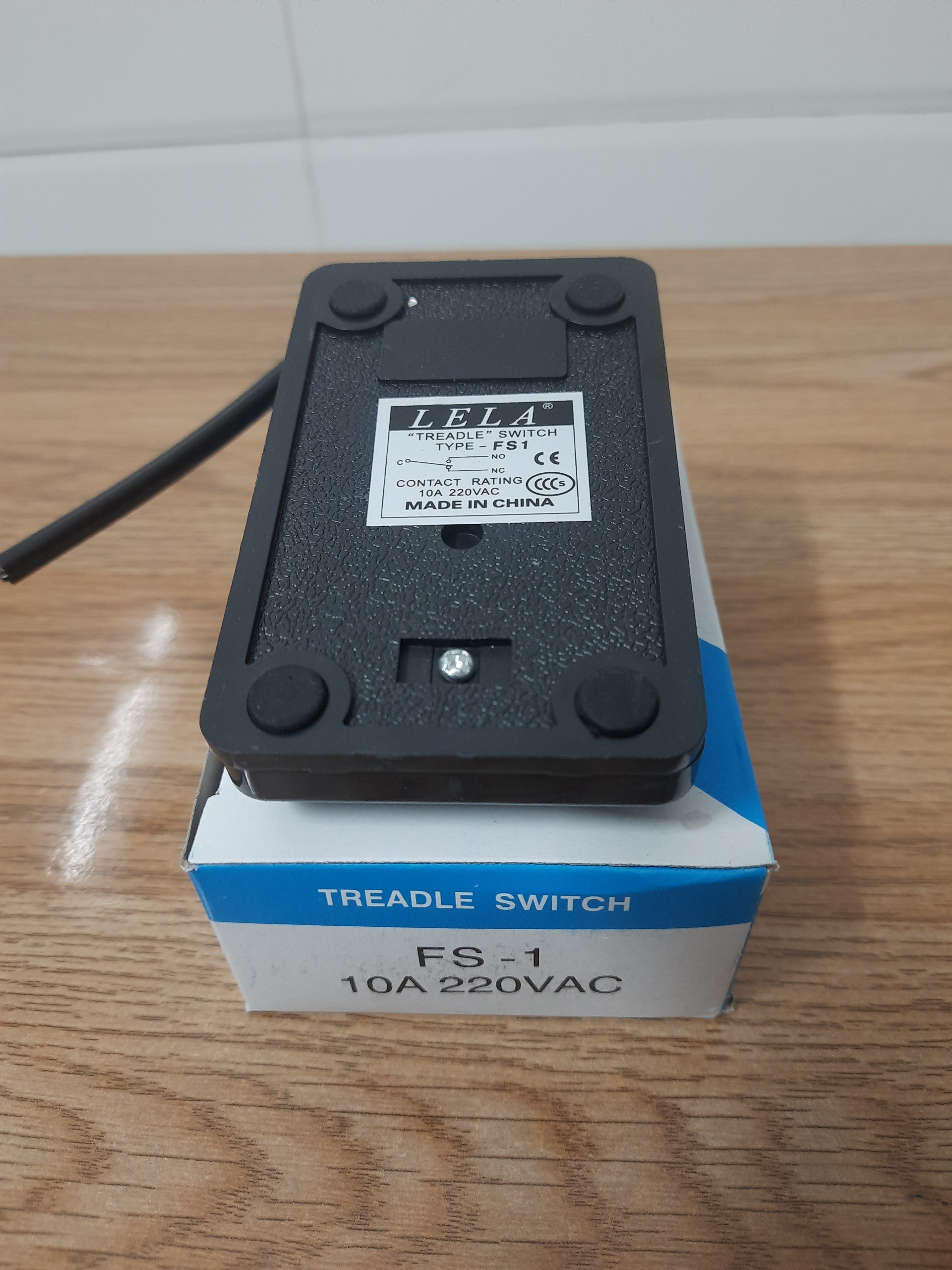 Công Tắc Bàn Đạp Chân 250VAC-10A TFS-1