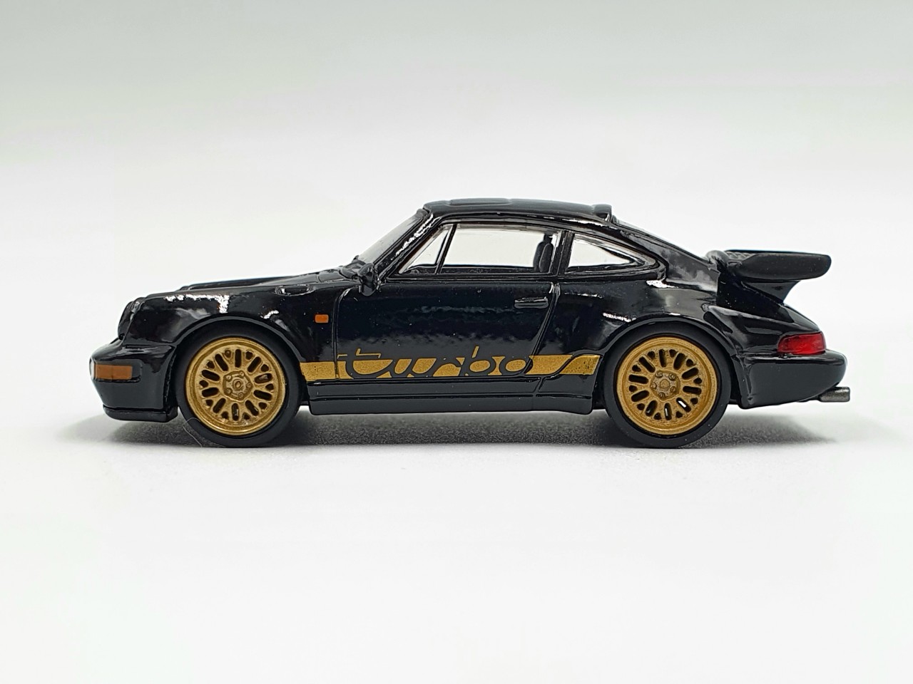 Xe Mô Hình Porsche 911 Turbo 1:64 Schuco ( Đen )