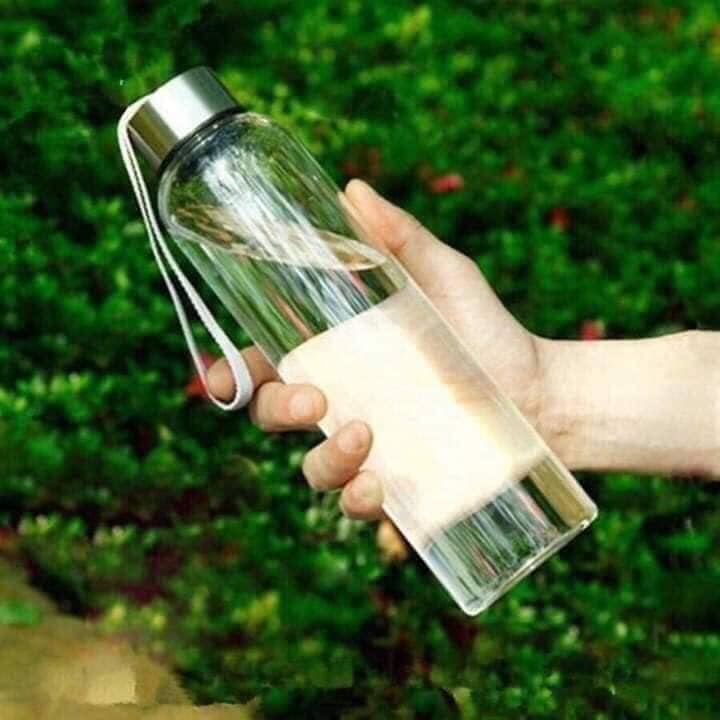 Chai thủy tinh 500ml có dây xách.