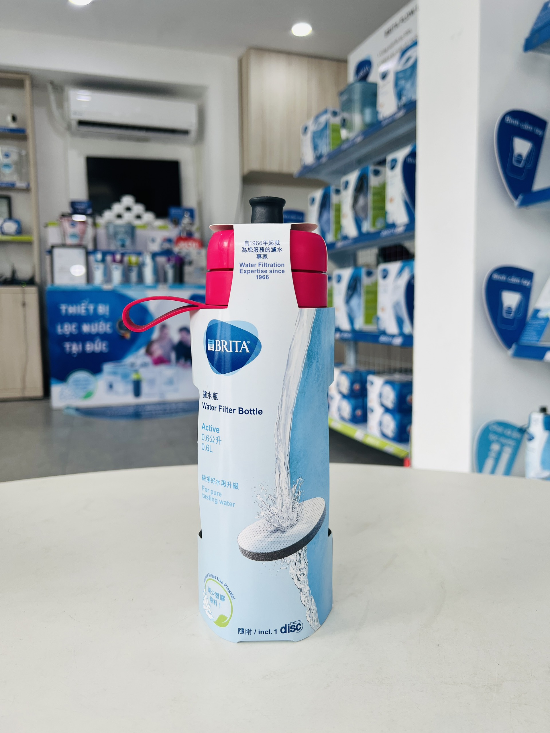 Bình lọc nước BRITA Active Pink 600ml (có sẵn 1 đĩa lọc Microdisc) - Thương hiệu đến từ Đức