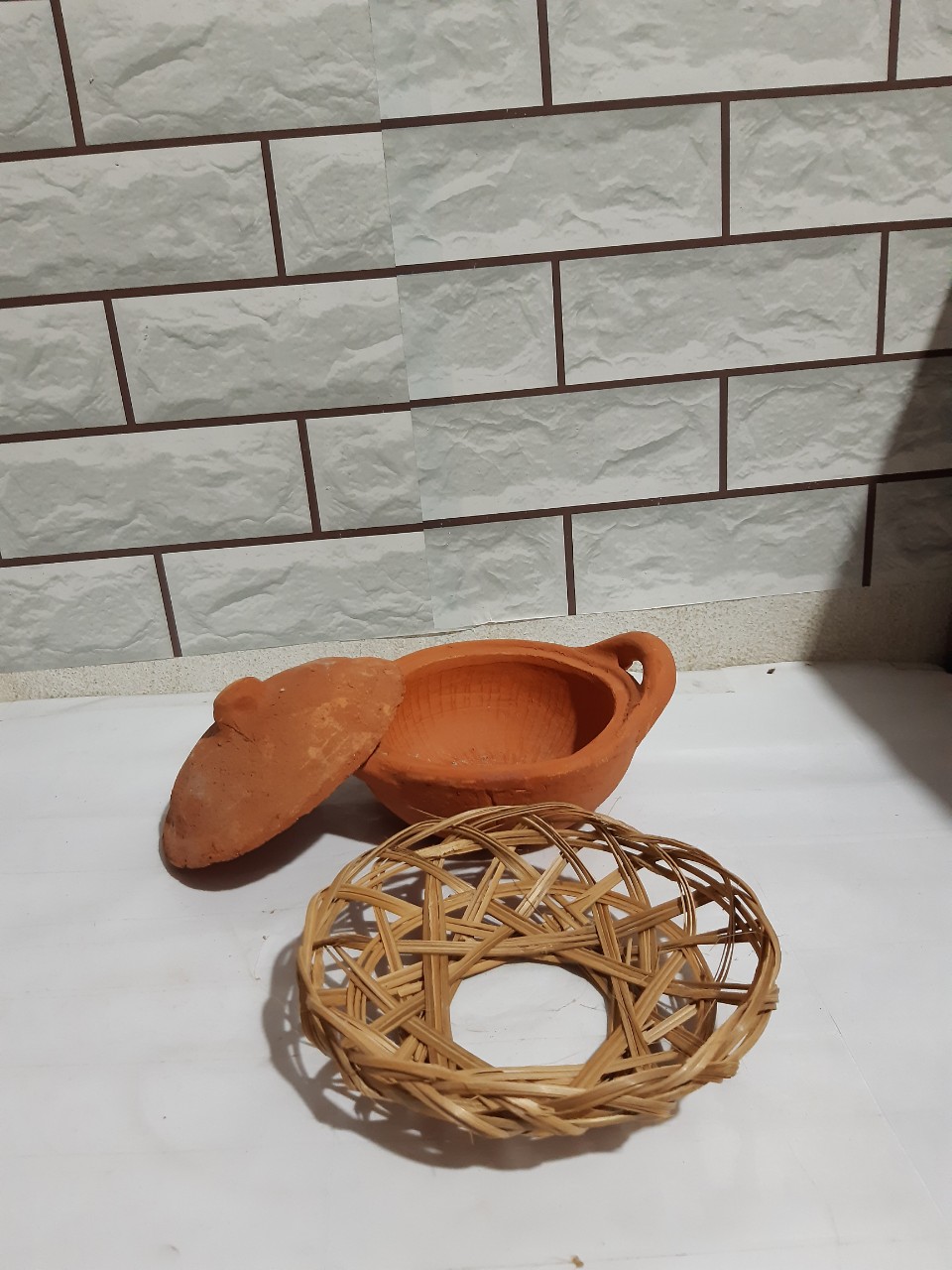 200. Bộ nồi đất và rế tre 15 cm