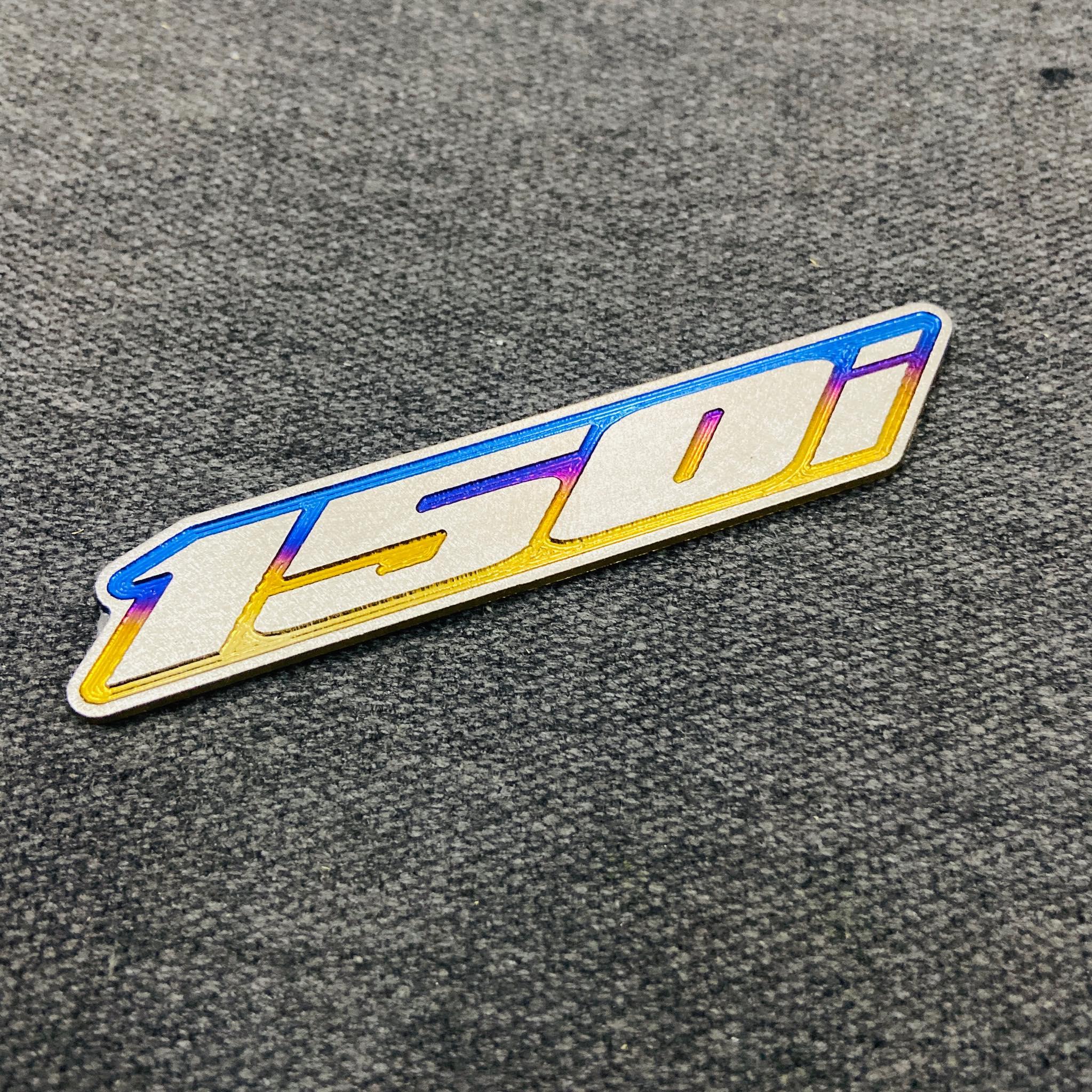 [CỰC HOT] TEM HUY HIỆU,LOGO CHỮ SỐ 150i TITAN TRANG TRÍ DÁN XE SIÊU CHẮC (100% TITAN)