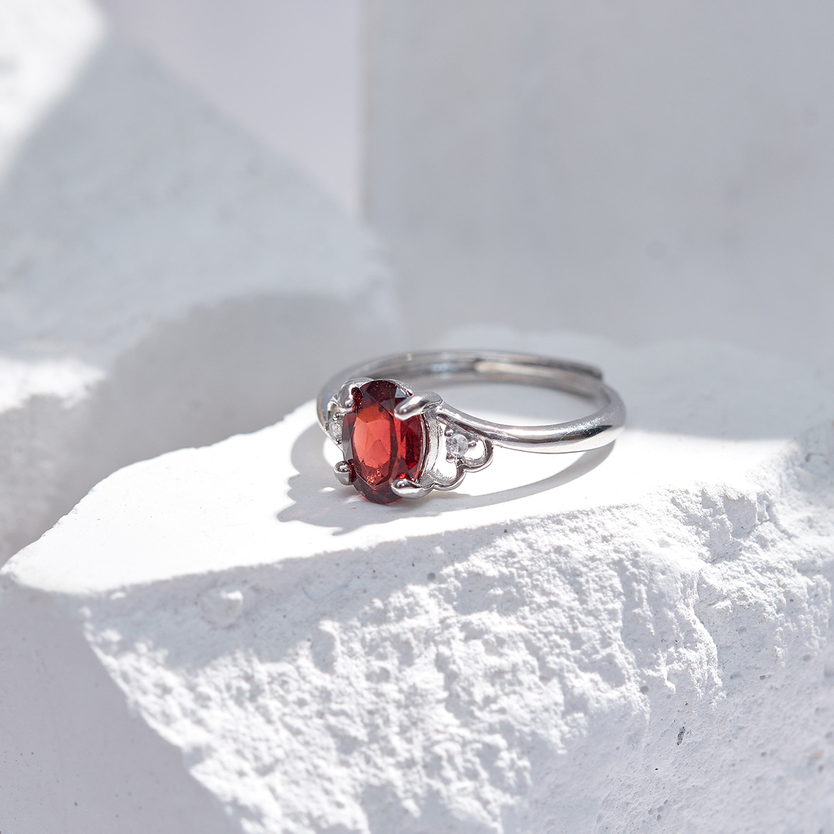Nhẫn Nữ Đá Garnet Thiên Nhiên Bạc 925