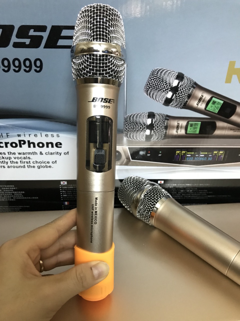MICRO KARAOKE KHÔNG DÂY  BS9999