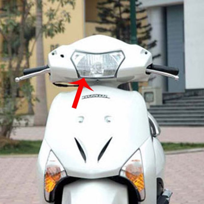 A Chóa đèn pha Honda SCR 110 có bóng