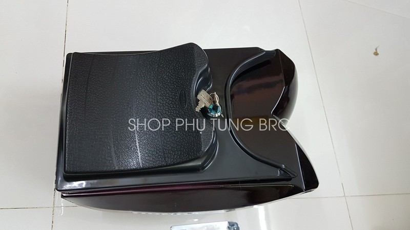 Thùng chứa đồ kiêm ghế em bé xe DREAM