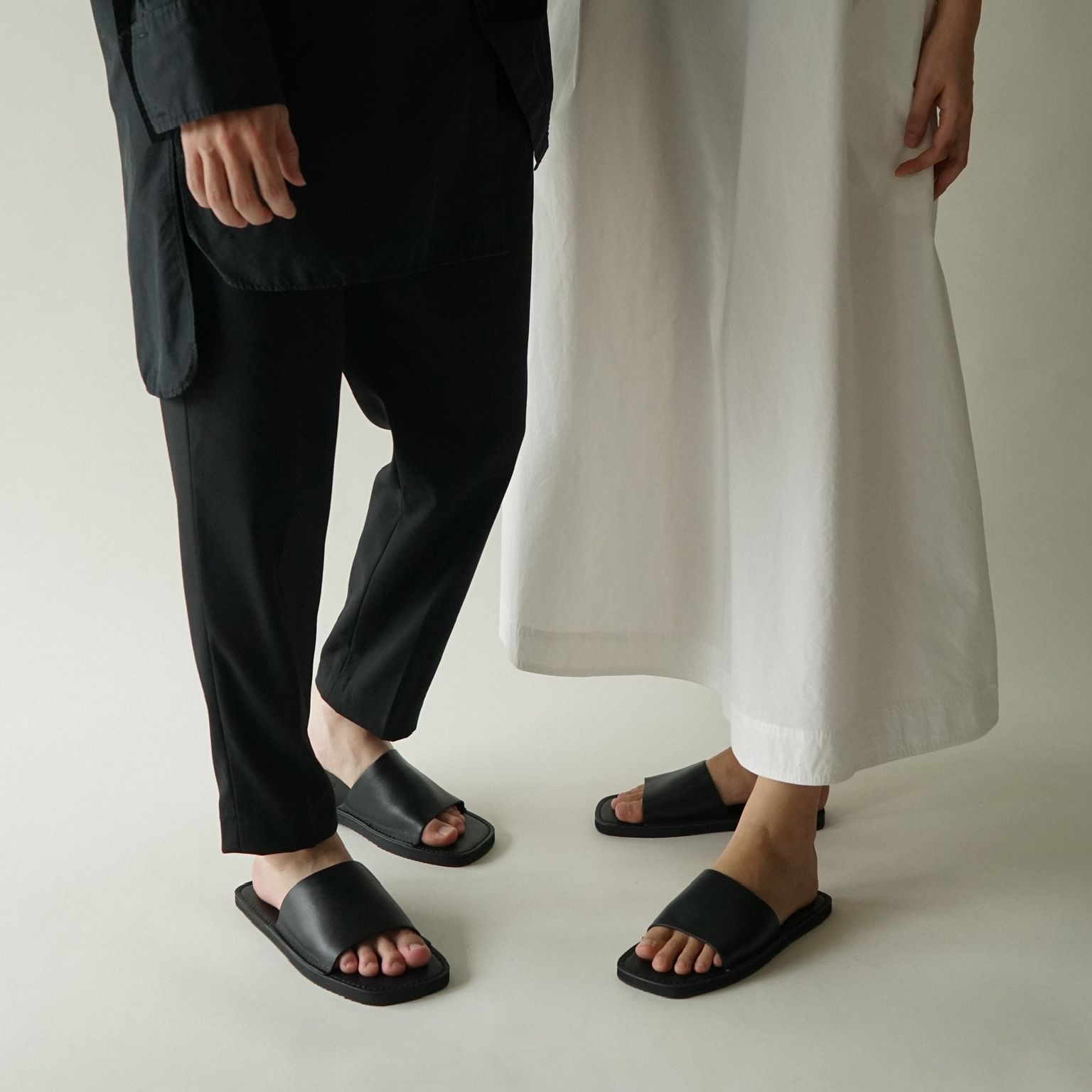 GÔ Sandals Waa. - Màu Đen - Dép Quai Ngang Da Thật