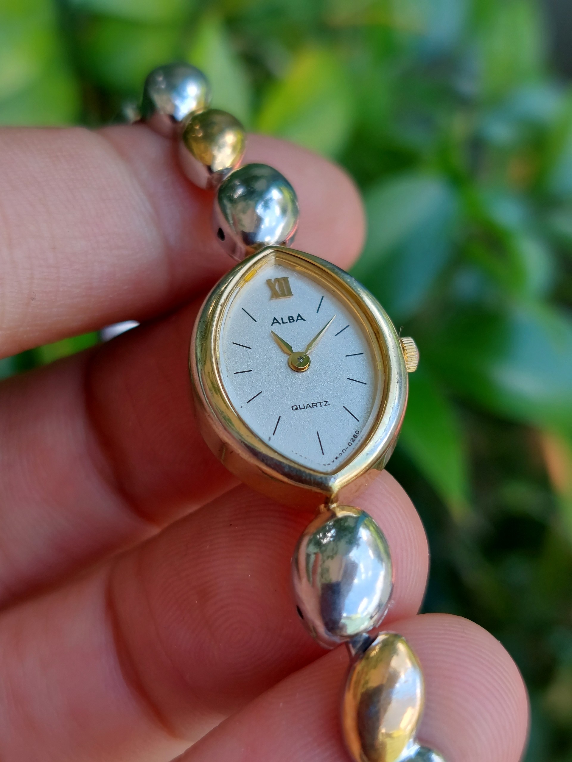 Đồng hồ nữ thời trang Allba hàng secondhand chạy pin