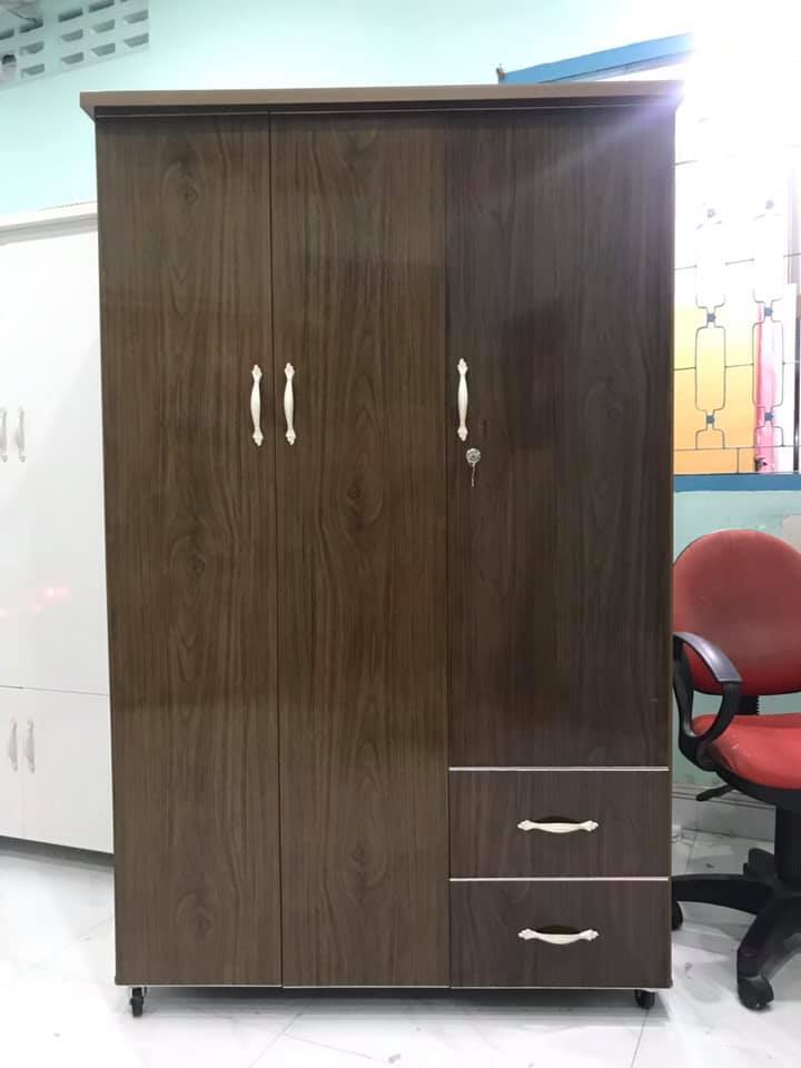 Tủ quần áo/ Tủ trẻ em/ Tủ nhựa đài loan giá rẻ KT 1m1*1m7*45cm3 cánh màu nâu vân gỗ giá rẻ. . Bảo hành 5 năm. Chỉ nhận ship HCM, Bình Dương, Biên Hòa miễn phí