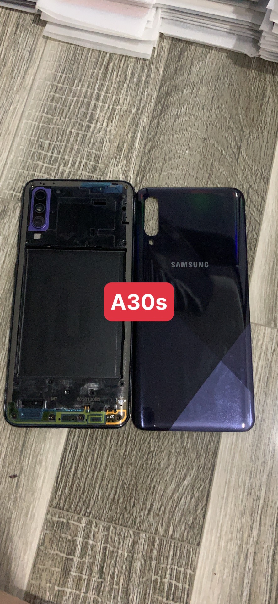 bộ vỏ samsung a30s ( gồn, lưng,sườn,benzen,kính cam,nút bấn)