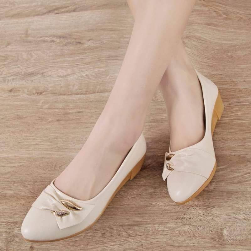 Giày bít mũi da mềm đế xuồng cao 3cm