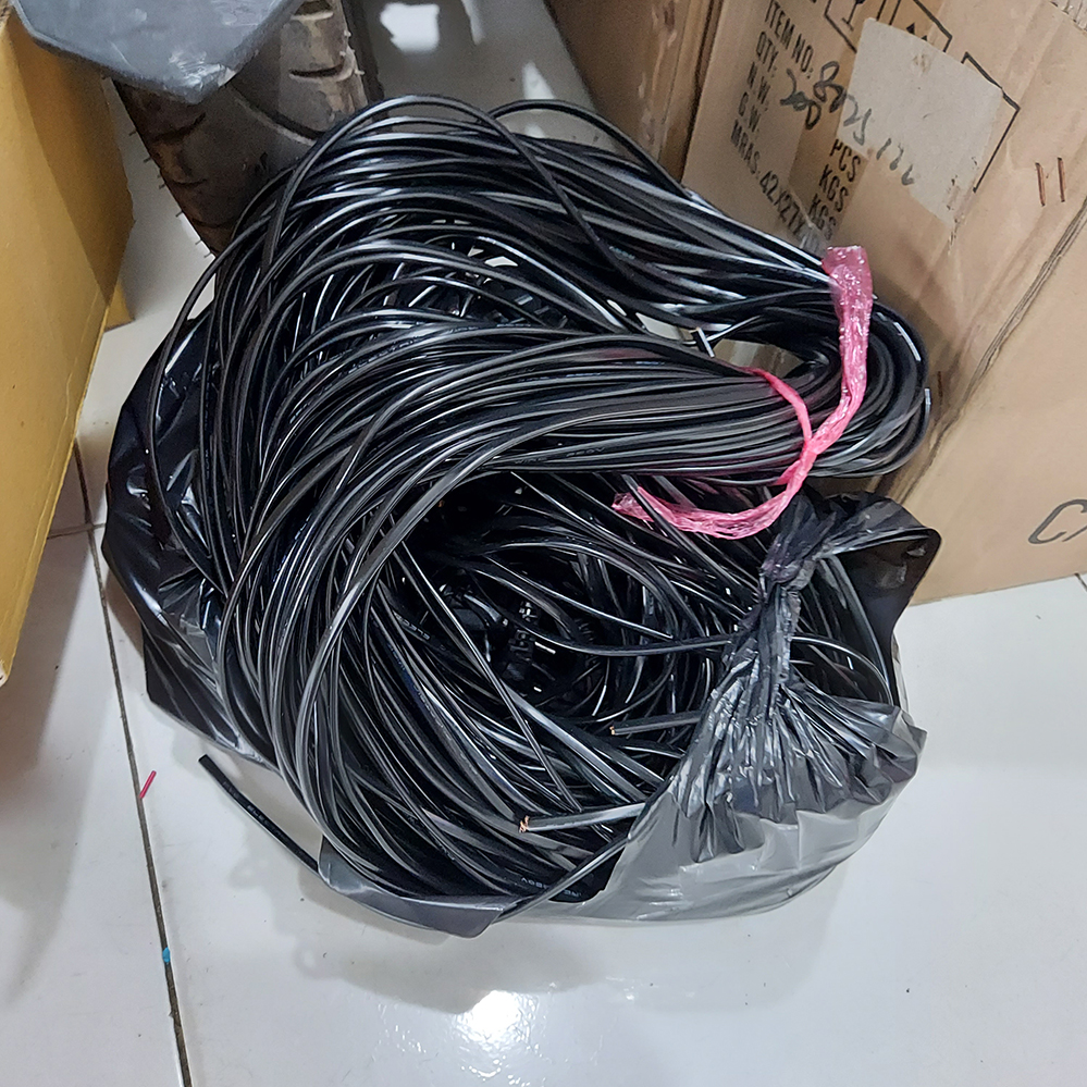 Dây điện kèm phích cắm dài 1m8  100w